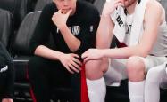 （体育）籃(lán)球——NBA常规赛：开拓者胜国王