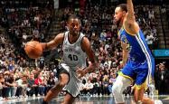 NBA精彩(cǎi)不断：库里49分(fēn)準(zhǔn)绝殺(shā)+哈登41+三双！众强队發(fā)力冲击排(pái)名