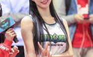 台湾球隊(duì)啦(la)啦(la)隊(duì)的(de)新宠“釜山女神”李晧禎