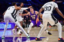 NBA官方公布湖人马刺裁判(pàn)报告 末節(jié)1.2秒存(cún)在關(guān)键误判(pàn)