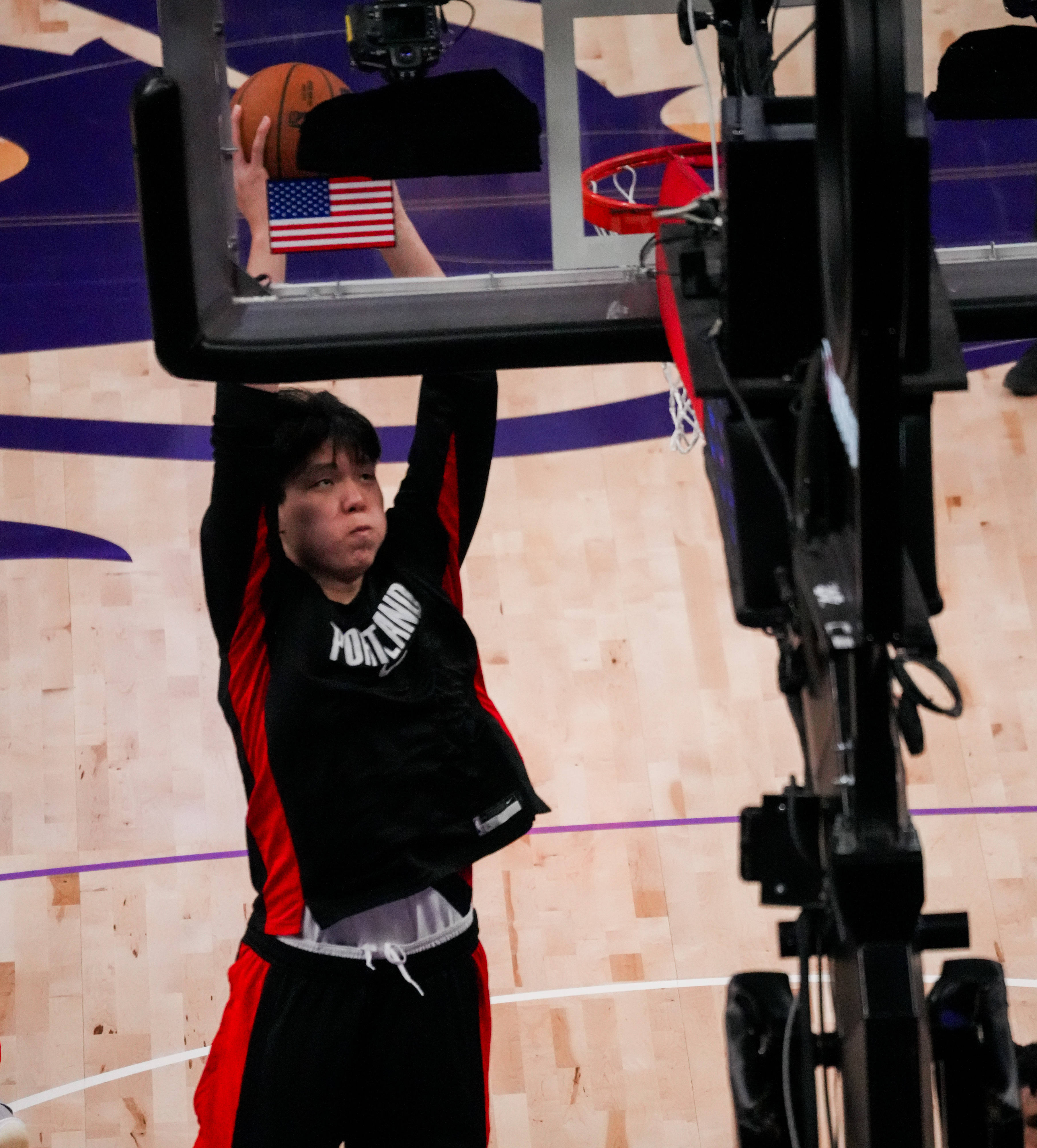 （体育）篮球——NBA常规赛：开拓者胜国王