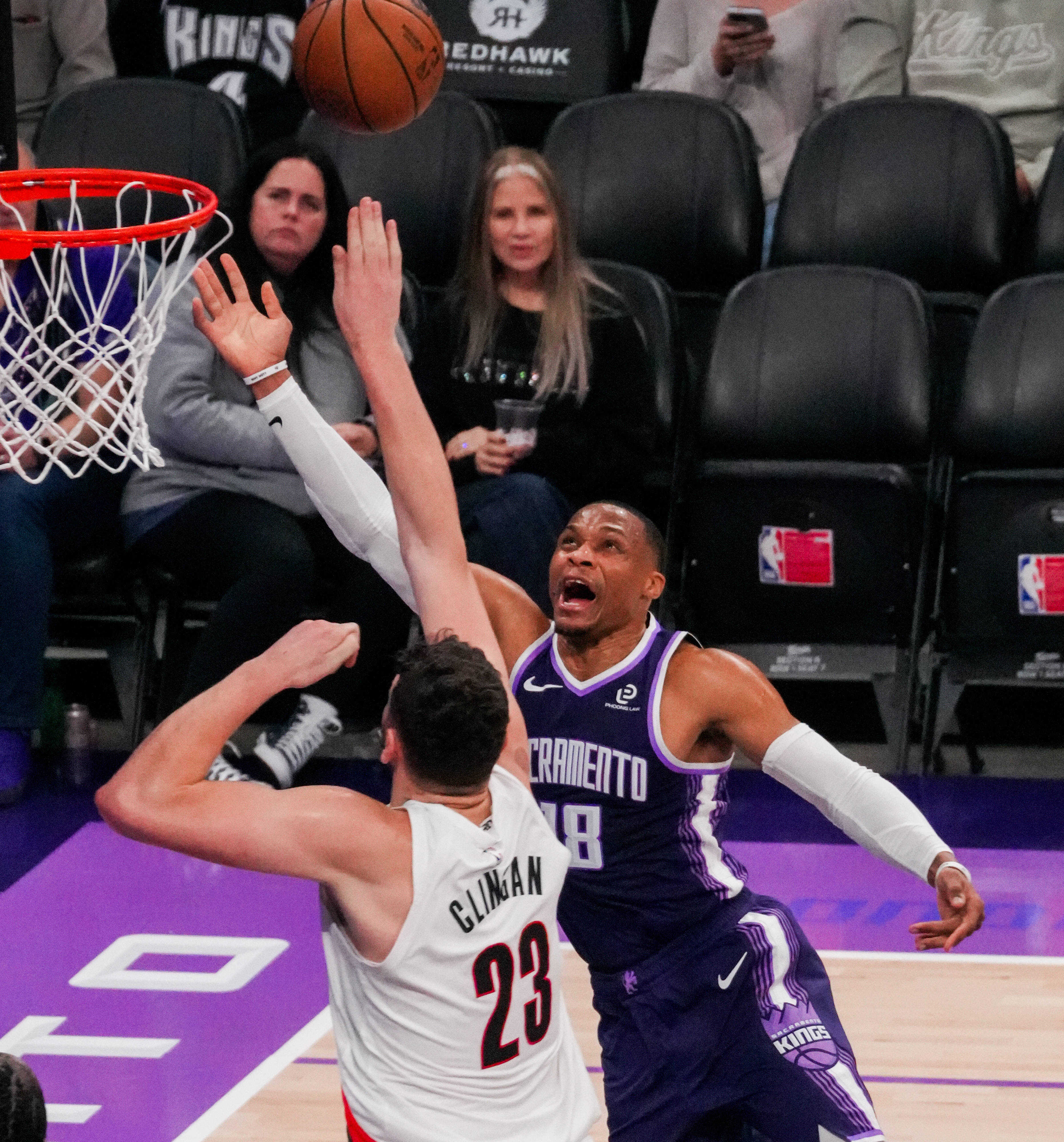 （体育）篮球——NBA常规赛：开拓者胜国王
