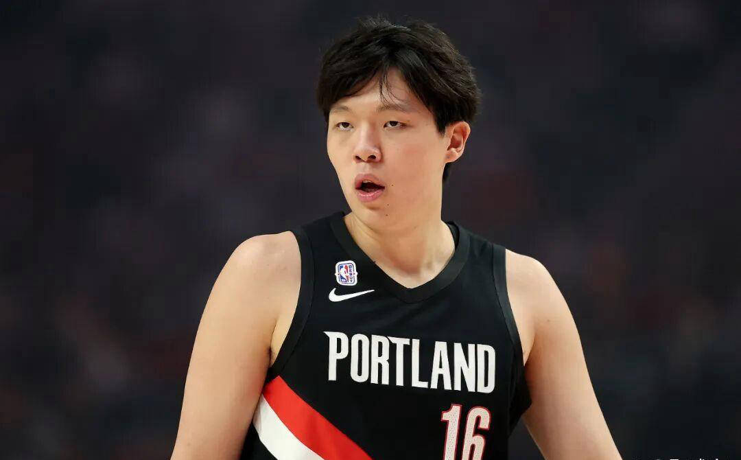 中国球员在NBA为何篮板球表现不佳？探讨原因