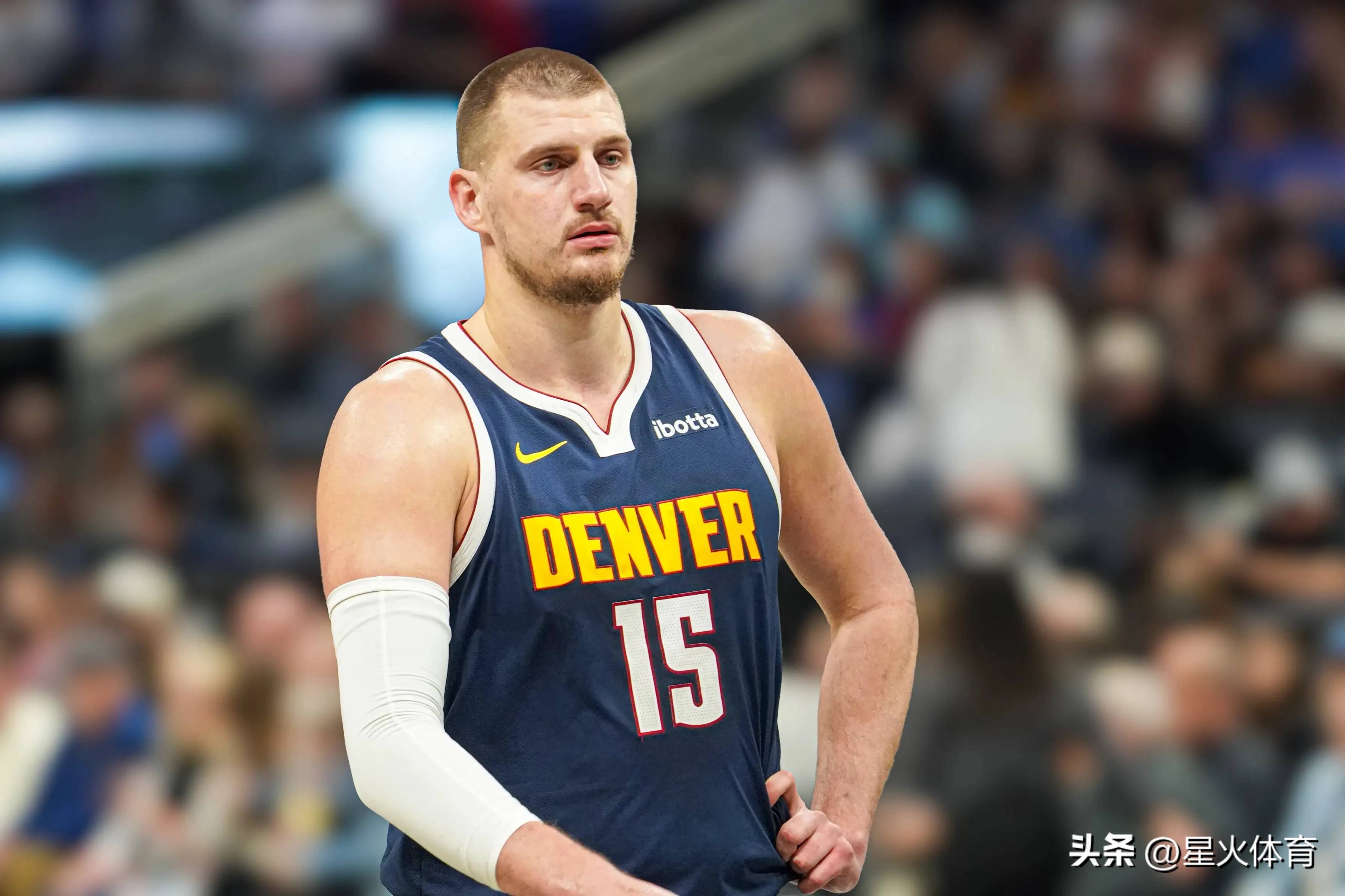 就在今天！约基奇打破历史，超越贾巴尔，登顶NBA中锋助攻榜！