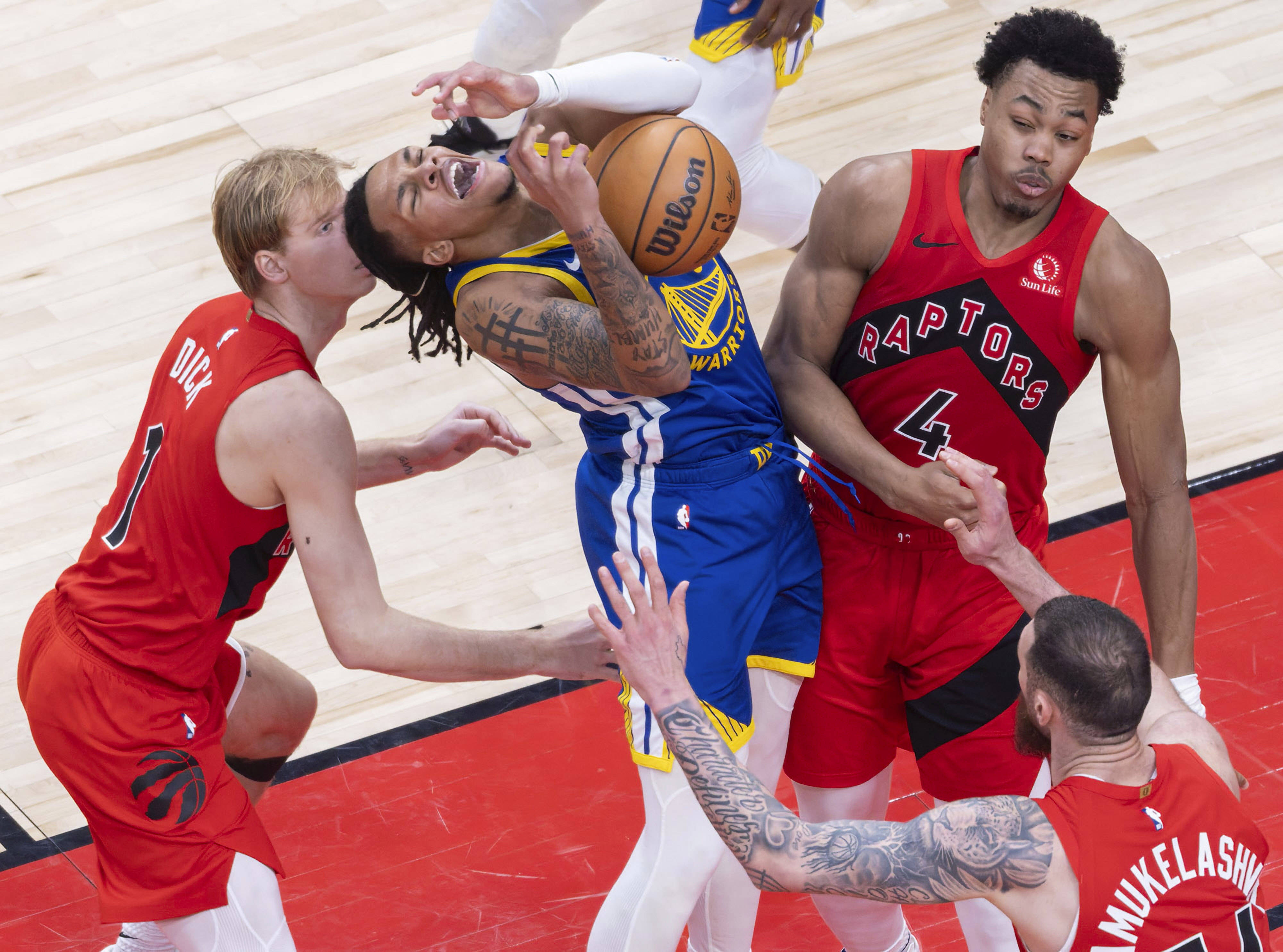 （体育）篮球——NBA常规赛：猛龙胜勇士