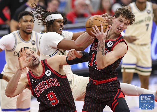 NBA常规赛：雄鹿胜公牛